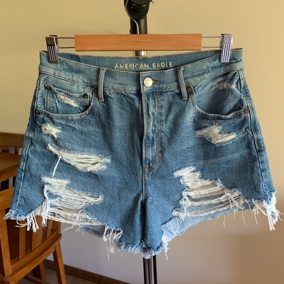 American Eagle Outfitters Pants - American Eagle Highest Rise 90’s Boyfriend Jean Shorts 8